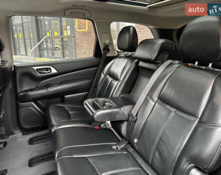Серый Ниссан Патфайндер, объемом двигателя 3.5 л и пробегом 148 тыс. км за 12500 $, фото 21 на Automoto.ua