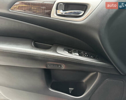 Серый Ниссан Патфайндер, объемом двигателя 3.5 л и пробегом 148 тыс. км за 12500 $, фото 17 на Automoto.ua