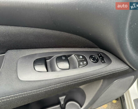 Сірий Ніссан Патфайндер, об'ємом двигуна 3.5 л та пробігом 171 тис. км за 12750 $, фото 14 на Automoto.ua