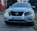 Серый Ниссан Патфайндер, объемом двигателя 3.5 л и пробегом 156 тыс. км за 16500 $, фото 1 на Automoto.ua
