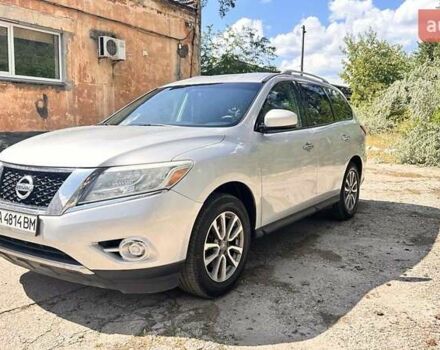 Серый Ниссан Патфайндер, объемом двигателя 3.5 л и пробегом 218 тыс. км за 13500 $, фото 1 на Automoto.ua