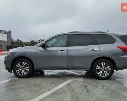 Серый Ниссан Патфайндер, объемом двигателя 3.5 л и пробегом 138 тыс. км за 14990 $, фото 2 на Automoto.ua