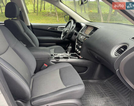 Сірий Ніссан Патфайндер, об'ємом двигуна 3.5 л та пробігом 171 тис. км за 12750 $, фото 32 на Automoto.ua