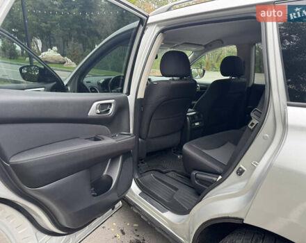 Сірий Ніссан Патфайндер, об'ємом двигуна 3.5 л та пробігом 171 тис. км за 12750 $, фото 25 на Automoto.ua