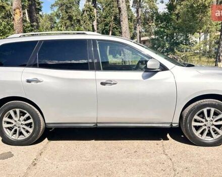 Серый Ниссан Патфайндер, объемом двигателя 3.5 л и пробегом 218 тыс. км за 13500 $, фото 3 на Automoto.ua