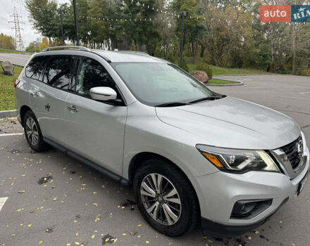 Сірий Ніссан Патфайндер, об'ємом двигуна 3.5 л та пробігом 171 тис. км за 12750 $, фото 1 на Automoto.ua