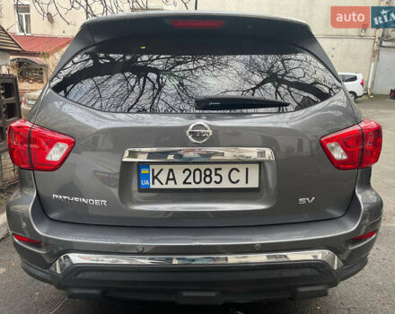 Серый Ниссан Патфайндер, объемом двигателя 3.5 л и пробегом 161 тыс. км за 14990 $, фото 4 на Automoto.ua