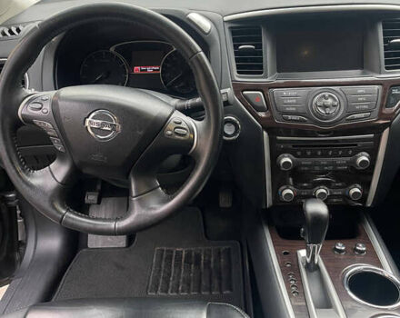 Серый Ниссан Патфайндер, объемом двигателя 3.5 л и пробегом 161 тыс. км за 14990 $, фото 7 на Automoto.ua