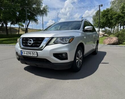 Серый Ниссан Патфайндер, объемом двигателя 3.5 л и пробегом 160 тыс. км за 12999 $, фото 2 на Automoto.ua