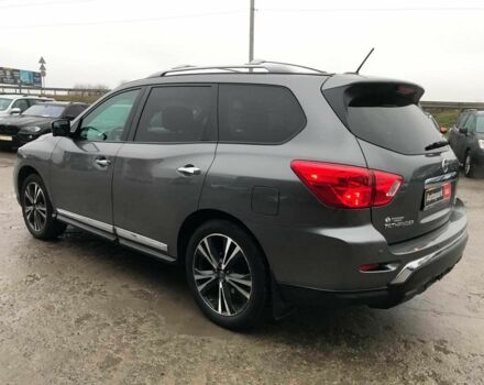 Серый Ниссан Патфайндер, объемом двигателя 3.5 л и пробегом 93 тыс. км за 20190 $, фото 6 на Automoto.ua