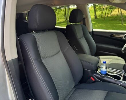 Серый Ниссан Патфайндер, объемом двигателя 3.5 л и пробегом 160 тыс. км за 12999 $, фото 21 на Automoto.ua