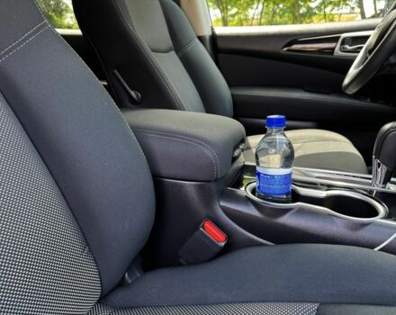 Серый Ниссан Патфайндер, объемом двигателя 3.5 л и пробегом 160 тыс. км за 12999 $, фото 5 на Automoto.ua