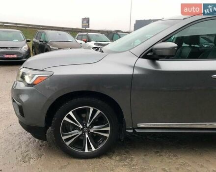 Серый Ниссан Патфайндер, объемом двигателя 3.5 л и пробегом 93 тыс. км за 20190 $, фото 1 на Automoto.ua