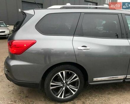 Серый Ниссан Патфайндер, объемом двигателя 3.5 л и пробегом 93 тыс. км за 20190 $, фото 9 на Automoto.ua