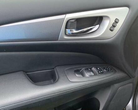 Сірий Ніссан Патфайндер, об'ємом двигуна 3.5 л та пробігом 179 тис. км за 15700 $, фото 3 на Automoto.ua