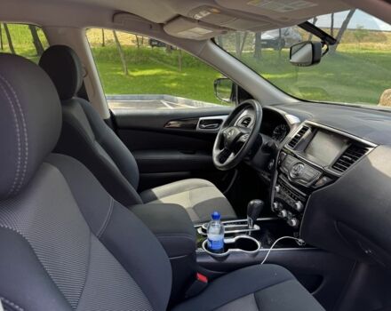 Серый Ниссан Патфайндер, объемом двигателя 3.5 л и пробегом 160 тыс. км за 12999 $, фото 4 на Automoto.ua