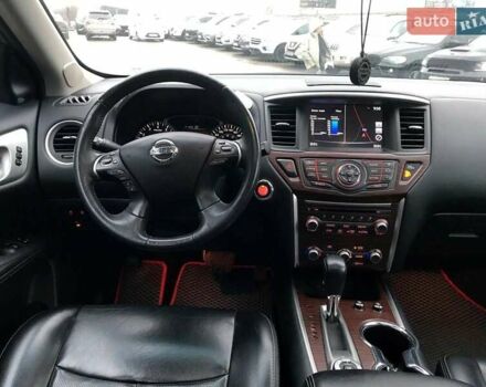 Серый Ниссан Патфайндер, объемом двигателя 3.5 л и пробегом 93 тыс. км за 20190 $, фото 16 на Automoto.ua