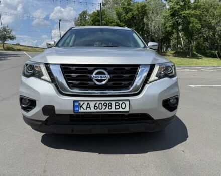 Серый Ниссан Патфайндер, объемом двигателя 3.5 л и пробегом 160 тыс. км за 12999 $, фото 1 на Automoto.ua