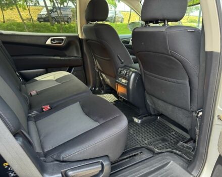 Серый Ниссан Патфайндер, объемом двигателя 3.5 л и пробегом 160 тыс. км за 12999 $, фото 6 на Automoto.ua