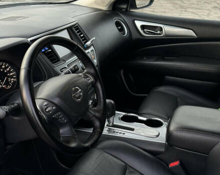 Серый Ниссан Патфайндер, объемом двигателя 3.5 л и пробегом 169 тыс. км за 15500 $, фото 8 на Automoto.ua