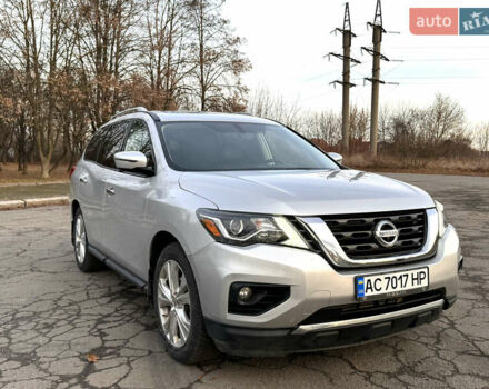 Серый Ниссан Патфайндер, объемом двигателя 3.5 л и пробегом 169 тыс. км за 15500 $, фото 1 на Automoto.ua