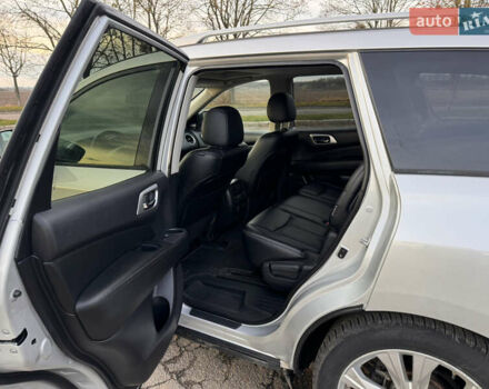 Серый Ниссан Патфайндер, объемом двигателя 3.5 л и пробегом 169 тыс. км за 15500 $, фото 10 на Automoto.ua