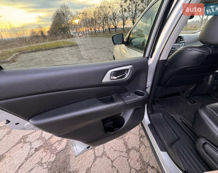 Серый Ниссан Патфайндер, объемом двигателя 3.5 л и пробегом 169 тыс. км за 15500 $, фото 23 на Automoto.ua