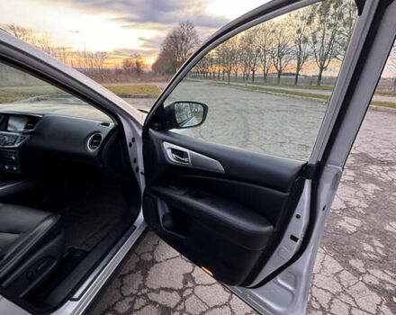 Серый Ниссан Патфайндер, объемом двигателя 3.5 л и пробегом 169 тыс. км за 15500 $, фото 12 на Automoto.ua