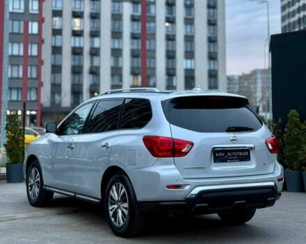 Серый Ниссан Патфайндер, объемом двигателя 0 л и пробегом 176 тыс. км за 13700 $, фото 6 на Automoto.ua