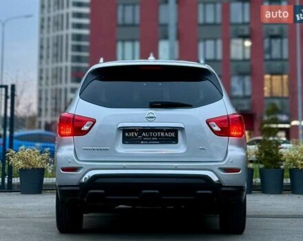 Серый Ниссан Патфайндер, объемом двигателя 3.5 л и пробегом 176 тыс. км за 13700 $, фото 11 на Automoto.ua