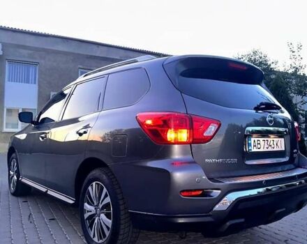 Серый Ниссан Патфайндер, объемом двигателя 3.5 л и пробегом 100 тыс. км за 18600 $, фото 4 на Automoto.ua