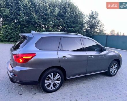 Серый Ниссан Патфайндер, объемом двигателя 3.5 л и пробегом 100 тыс. км за 18600 $, фото 8 на Automoto.ua