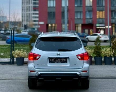 Серый Ниссан Патфайндер, объемом двигателя 0 л и пробегом 176 тыс. км за 13700 $, фото 7 на Automoto.ua