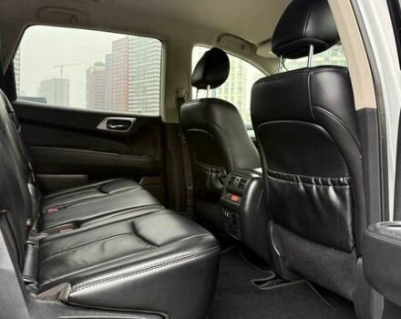 Серый Ниссан Патфайндер, объемом двигателя 0 л и пробегом 176 тыс. км за 13700 $, фото 12 на Automoto.ua