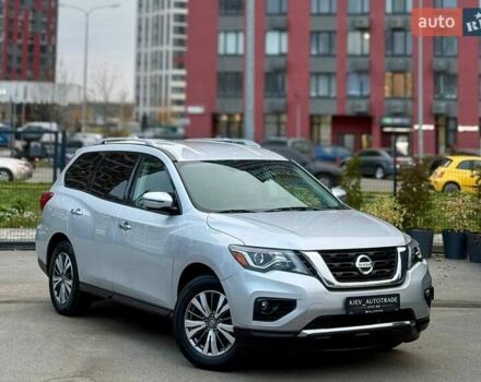 Серый Ниссан Патфайндер, объемом двигателя 3.5 л и пробегом 176 тыс. км за 13700 $, фото 1 на Automoto.ua