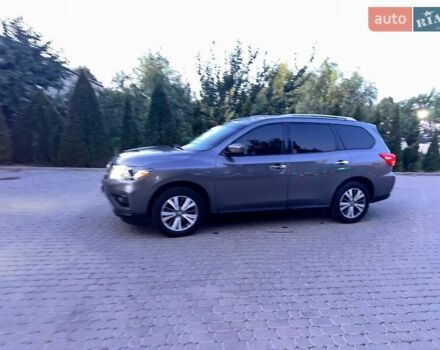 Серый Ниссан Патфайндер, объемом двигателя 3.5 л и пробегом 100 тыс. км за 18600 $, фото 3 на Automoto.ua