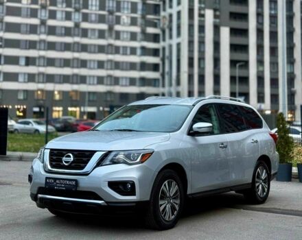 Серый Ниссан Патфайндер, объемом двигателя 0 л и пробегом 176 тыс. км за 13700 $, фото 4 на Automoto.ua