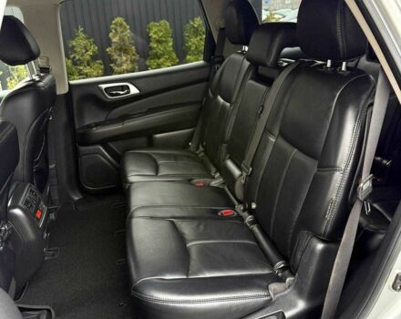 Серый Ниссан Патфайндер, объемом двигателя 0 л и пробегом 176 тыс. км за 13700 $, фото 13 на Automoto.ua