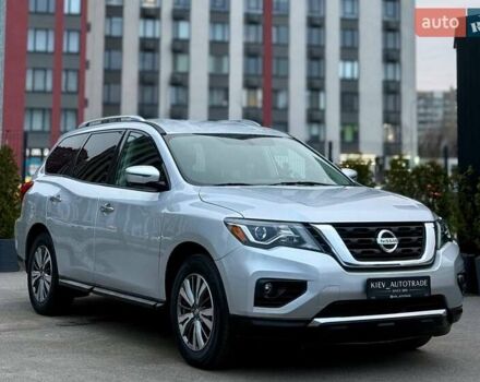 Серый Ниссан Патфайндер, объемом двигателя 3.5 л и пробегом 176 тыс. км за 13700 $, фото 4 на Automoto.ua