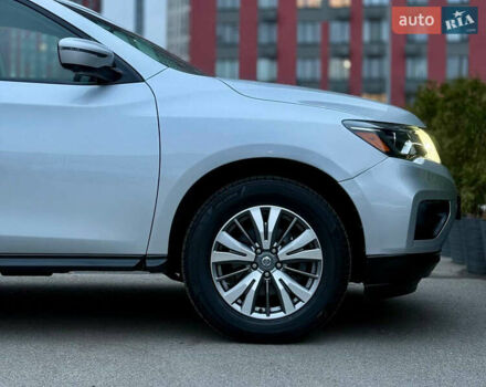 Серый Ниссан Патфайндер, объемом двигателя 3.5 л и пробегом 176 тыс. км за 13700 $, фото 7 на Automoto.ua