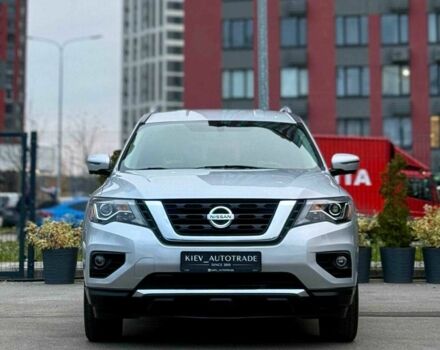 Серый Ниссан Патфайндер, объемом двигателя 0 л и пробегом 176 тыс. км за 13700 $, фото 1 на Automoto.ua