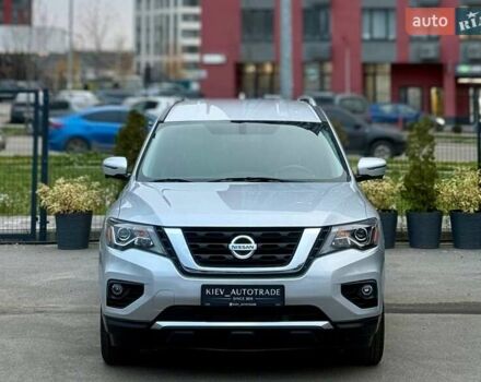Серый Ниссан Патфайндер, объемом двигателя 3.5 л и пробегом 176 тыс. км за 13700 $, фото 3 на Automoto.ua
