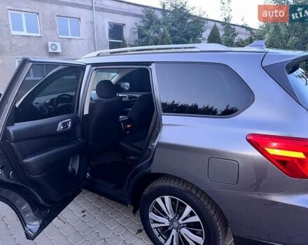 Серый Ниссан Патфайндер, объемом двигателя 3.5 л и пробегом 100 тыс. км за 18600 $, фото 15 на Automoto.ua