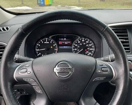 Серый Ниссан Патфайндер, объемом двигателя 3.5 л и пробегом 128 тыс. км за 18300 $, фото 2 на Automoto.ua