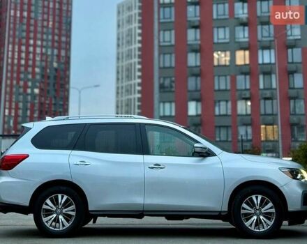 Серый Ниссан Патфайндер, объемом двигателя 3.5 л и пробегом 176 тыс. км за 13700 $, фото 15 на Automoto.ua