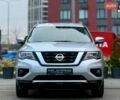 Серый Ниссан Патфайндер, объемом двигателя 3.5 л и пробегом 176 тыс. км за 13700 $, фото 2 на Automoto.ua