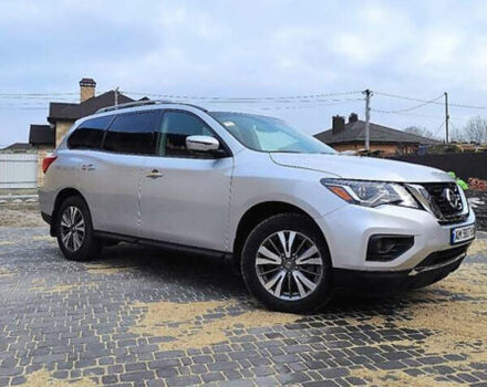 Серый Ниссан Патфайндер, объемом двигателя 3.5 л и пробегом 132 тыс. км за 18800 $, фото 3 на Automoto.ua