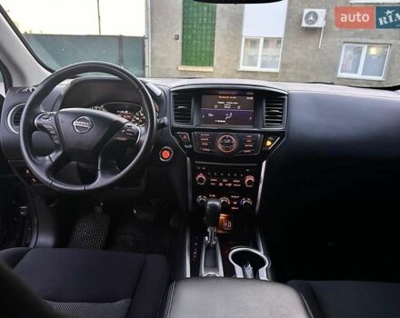 Серый Ниссан Патфайндер, объемом двигателя 3.5 л и пробегом 100 тыс. км за 18600 $, фото 17 на Automoto.ua