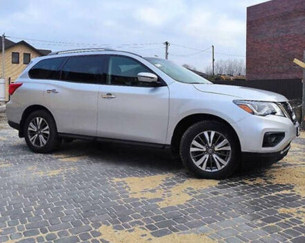 Серый Ниссан Патфайндер, объемом двигателя 3.5 л и пробегом 132 тыс. км за 18800 $, фото 4 на Automoto.ua