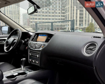 Серый Ниссан Патфайндер, объемом двигателя 3.5 л и пробегом 176 тыс. км за 13700 $, фото 36 на Automoto.ua